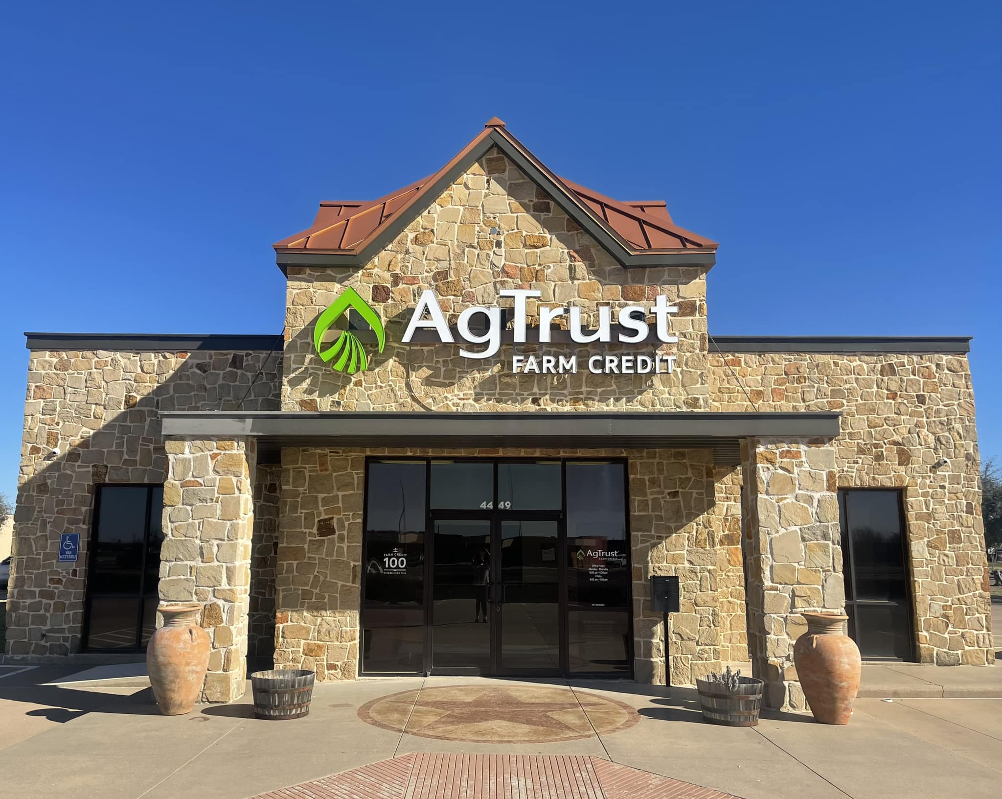 Front view of the Abilene AgTrust branch